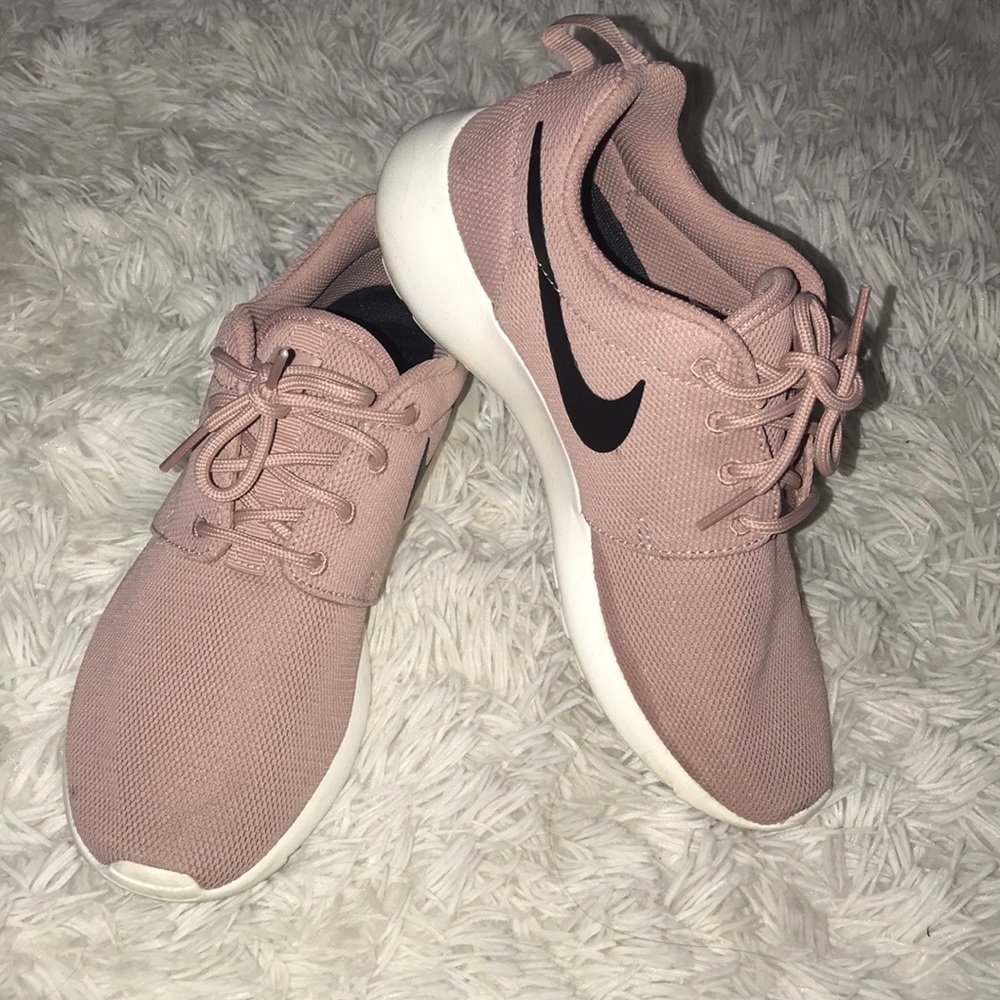 Salmon Pink Nike Roshe